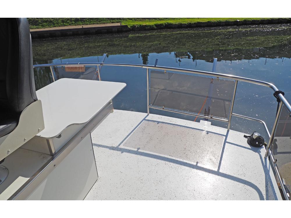  Deck equipment